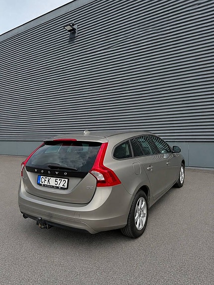 Volvo V60 3 of 13