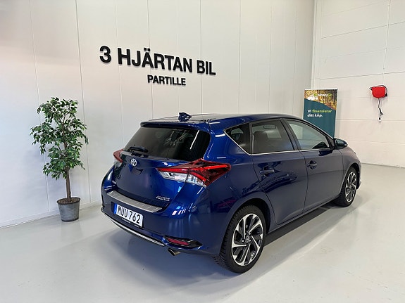 Toyota Auris 5 of 20