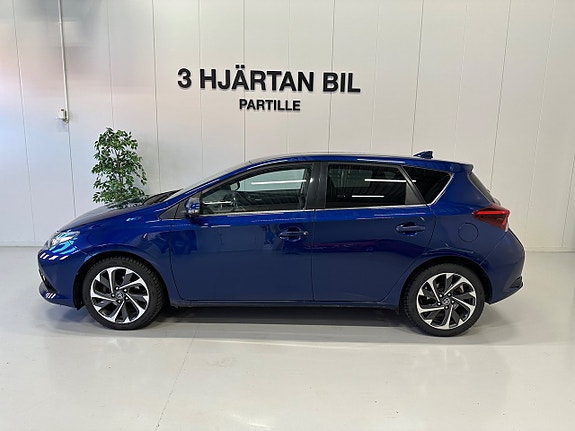 Toyota Auris 2 of 20