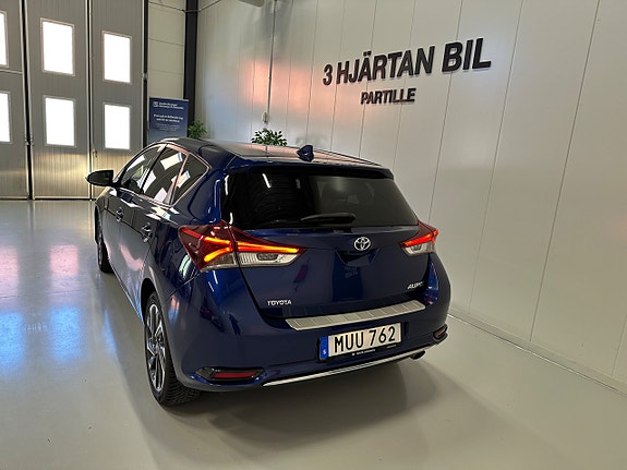 Toyota Auris 8 of 20