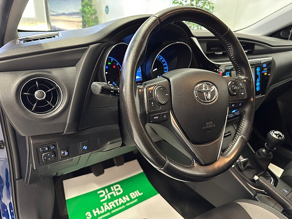 Toyota Auris 13 of 20