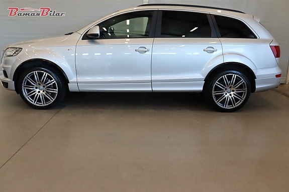 Audi Q7 2 of 22