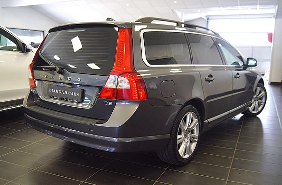 Volvo V70 8 of 15