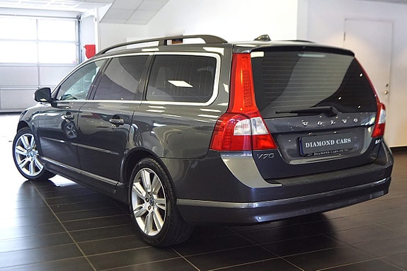 Volvo V70 3 of 15
