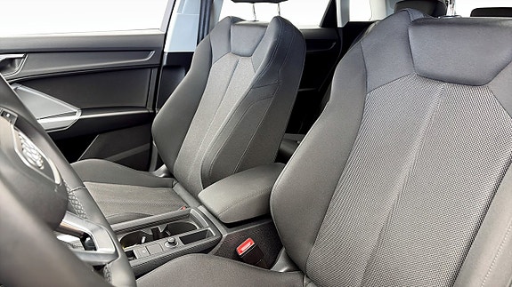 Audi Q3 8 of 12