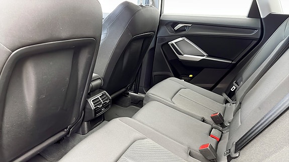 Audi Q3 11 of 12