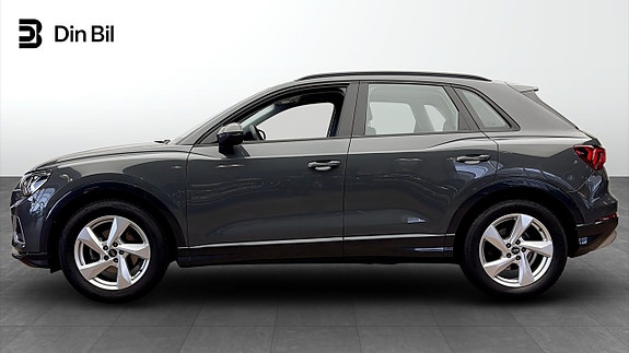 Audi Q3 2 of 12