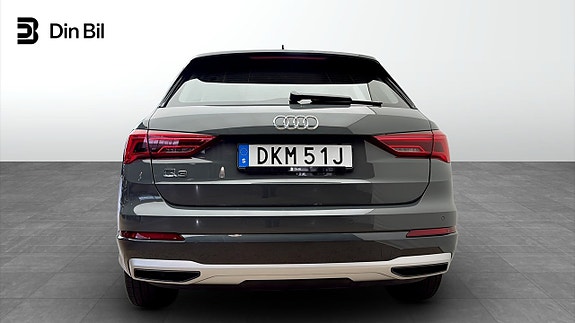 Audi Q3 5 of 12