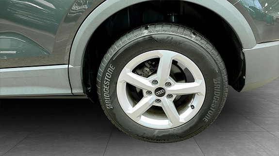 Audi Q2 6 of 12