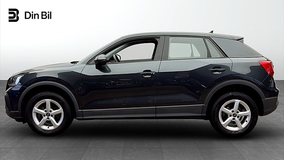 Audi Q2 2 of 12