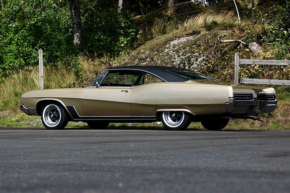 Buick Wildcat 8 of 14
