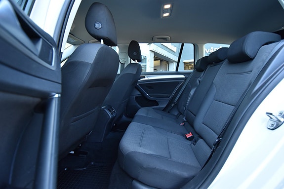 Volkswagen Golf VII 13 of 26