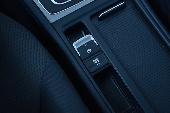 Volkswagen Golf VII 22 of 26