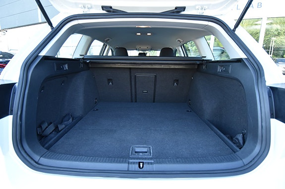 Volkswagen Golf VII 14 of 26
