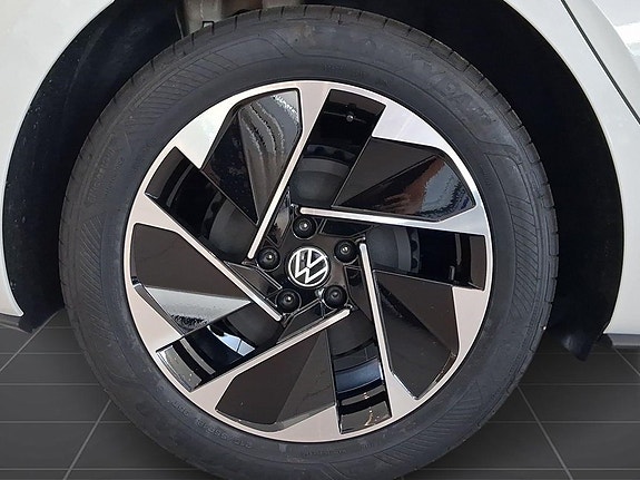 Volkswagen ID.3 8 of 14