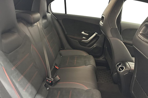 Mercedes-Benz A250 11 of 22