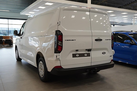Ford Transit Custom 10 of 13
