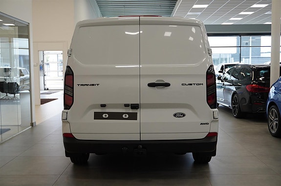 Ford Transit Custom 11 of 13