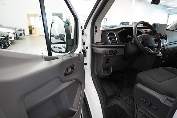 Ford Transit 8 of 11
