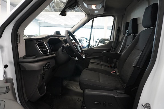 Ford Transit 7 of 11