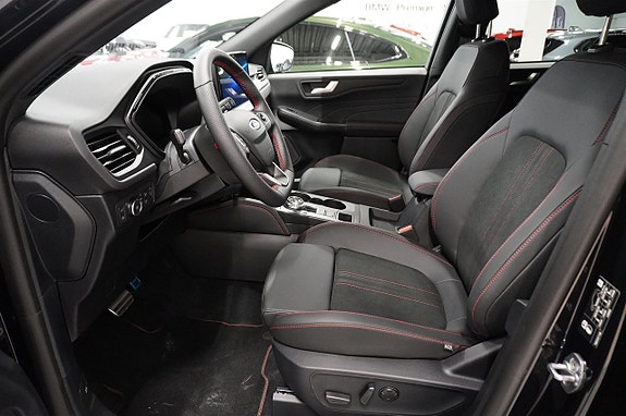 Ford Kuga 12 of 16