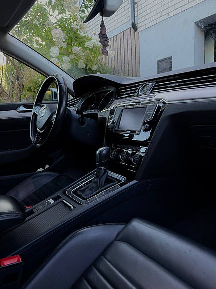 Volkswagen Passat 11 of 30