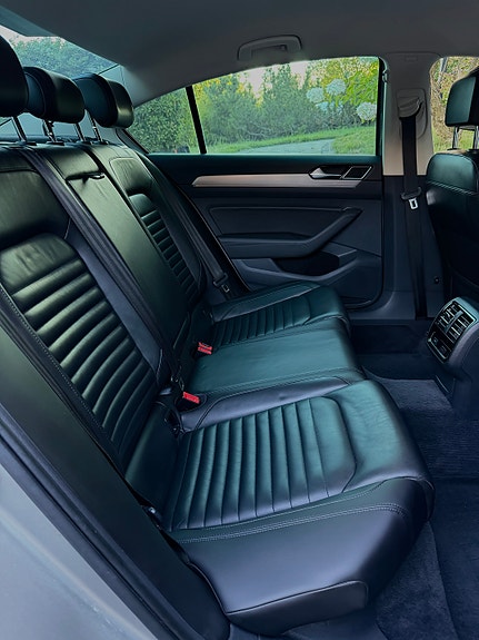 Volkswagen Passat 20 of 30