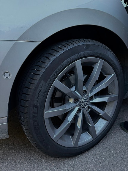 Volkswagen Passat 16 of 30