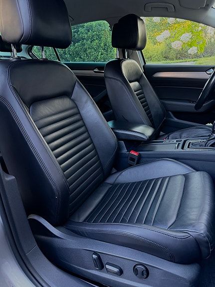 Volkswagen Passat 12 of 30