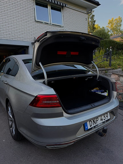 Volkswagen Passat 19 of 30