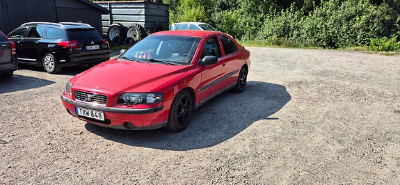 Volvo S60 2 of 8