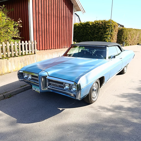 Pontiac Bonneville 3 of 10