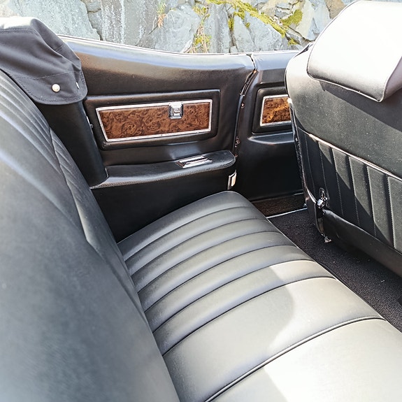 Pontiac Bonneville 9 of 10
