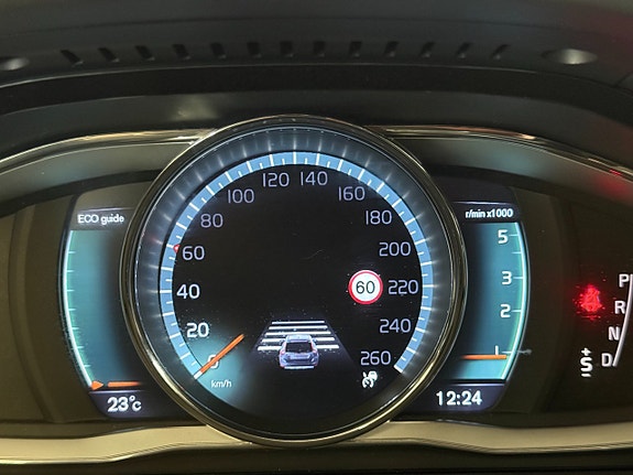 Volvo XC60 17 of 17