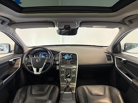 Volvo XC60 7 of 17