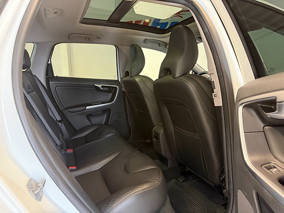 Volvo XC60 13 of 17