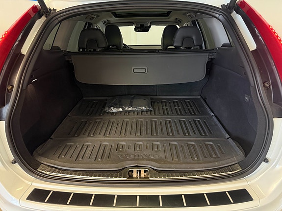 Volvo XC60 12 of 17