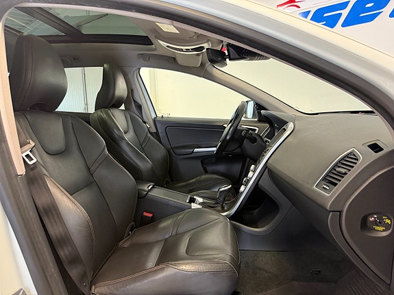 Volvo XC60 14 of 17