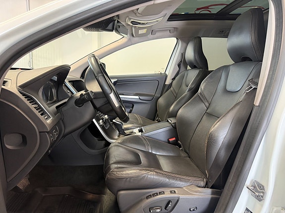 Volvo XC60 10 of 17