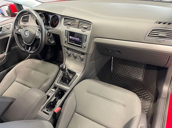 Volkswagen Golf VII 11 of 14