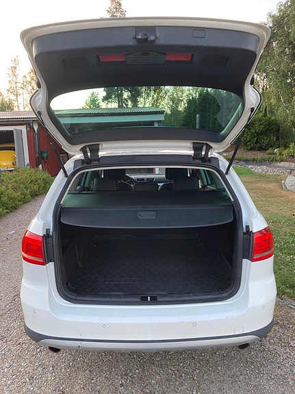 Volkswagen Passat Alltrack 6 of 11