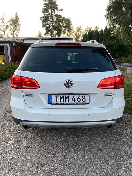 Volkswagen Passat Alltrack 5 of 11