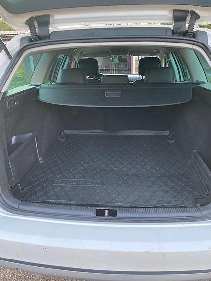 Volkswagen Passat Alltrack 7 of 11