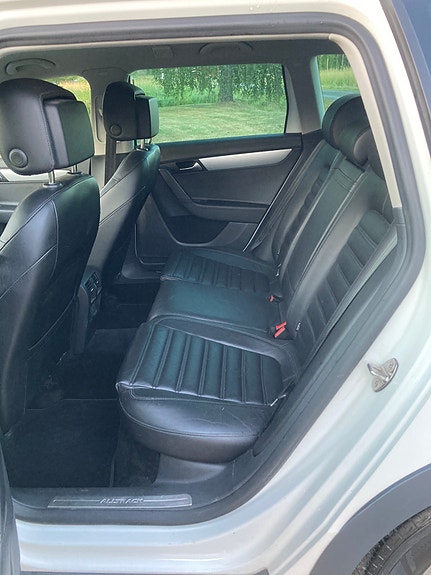 Volkswagen Passat Alltrack 8 of 11