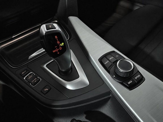 BMW 320d 13 of 26