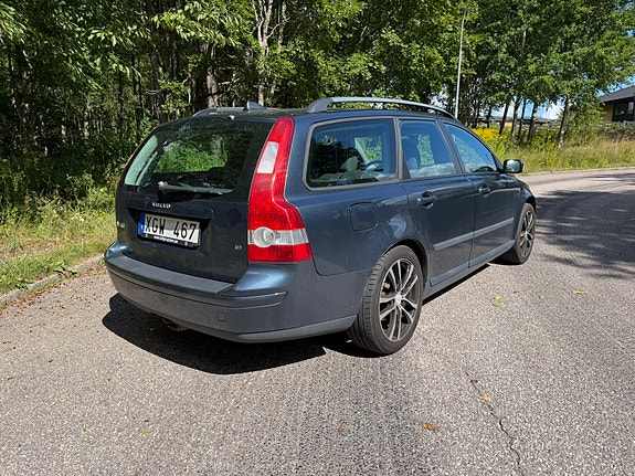 Volvo V50 3 of 6