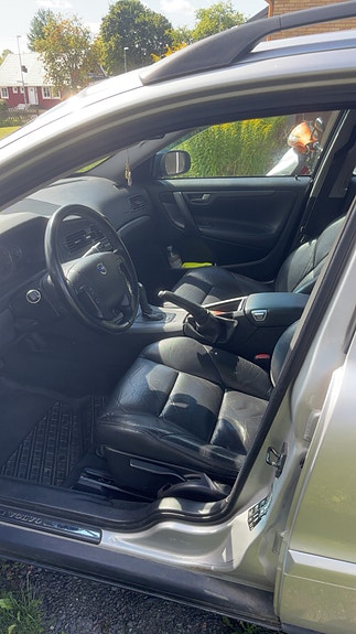 Volvo V70 6 of 7