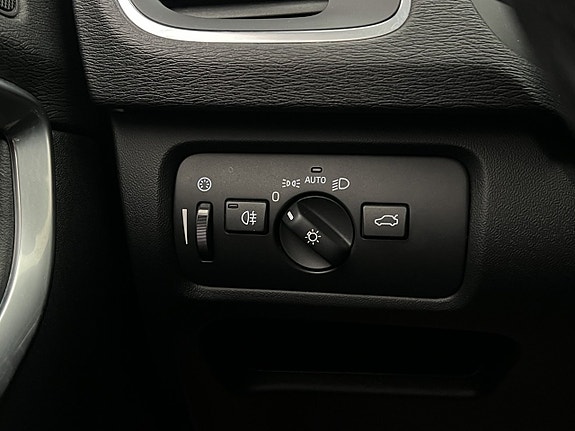 Volvo V40 12 of 29