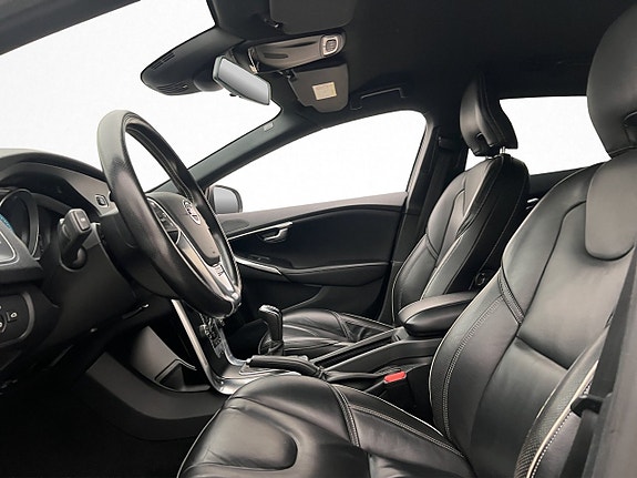 Volvo V40 10 of 29