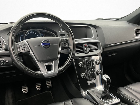 Volvo V40 11 of 29